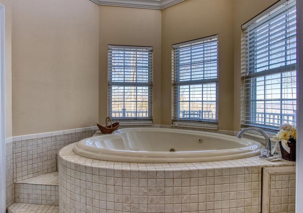 Ober Hideaway, Hot Tub, Wifi, 1089 Free Tickets Each Paid Day, Dollywood And More 蓋特林堡 外观 照片